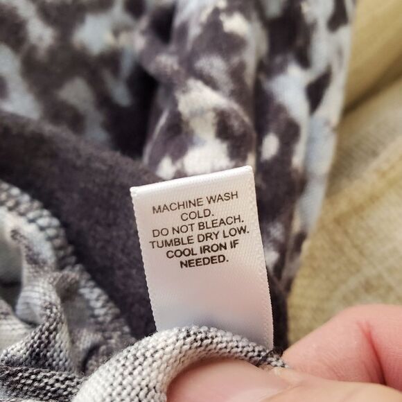 Nicole Miller New York  Pullover Sweater Sz Lg - Picture 12 of 12